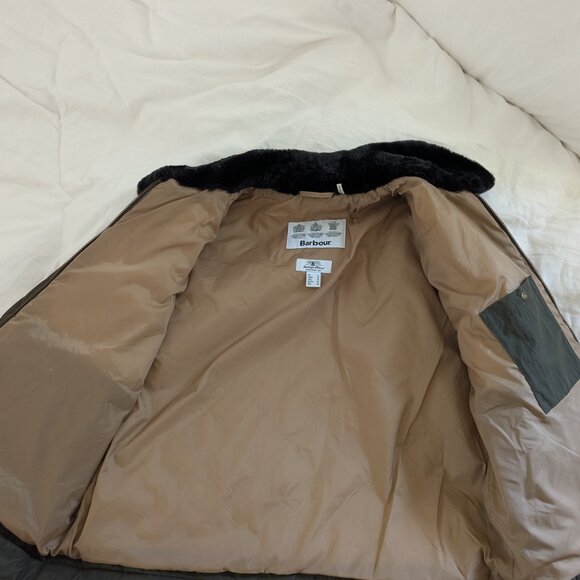 Barbour Quilted Puffer Jacket with Black Collar - Picture 8 of 10